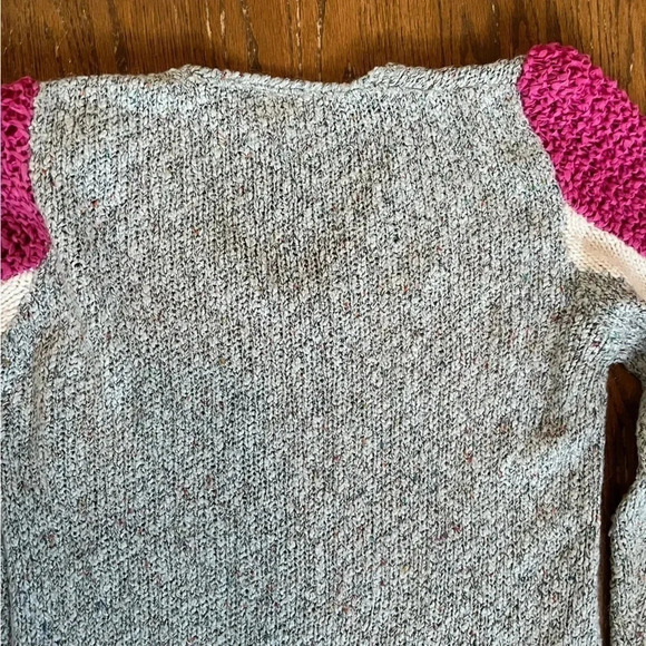 Lilly of California Wool blend Scoop V-Neck textured sweater women’s size Medium - Picture 5 of 9